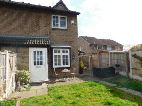 1 Bedroom End of Ter...
